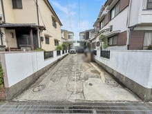 【兵庫県/伊丹市瑞ケ丘】伊丹市瑞ケ丘4丁目 中古戸建 アプローチ