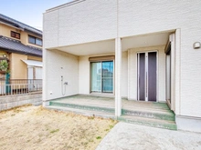 【千葉県/千葉市花見川区武石町】千葉市花見川区武石町一丁目　中古戸建 玄関