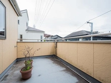 【千葉県/千葉市稲毛区小仲台】千葉市稲毛区小仲台九丁目 中古戸建 バルコニー
