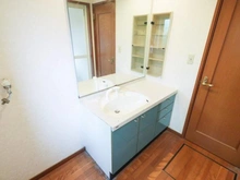 【千葉県/千葉市花見川区み春野】千葉市花見川区み春野三丁目　中古戸建 洗面室