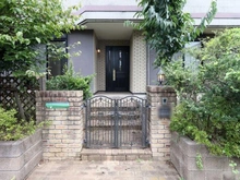 【千葉県/千葉市花見川区み春野】千葉市花見川区み春野三丁目　中古戸建 アプローチ