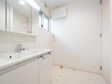 【埼玉県/所沢市小手指町】所沢市小手指町5丁目　中古戸建 洗面所