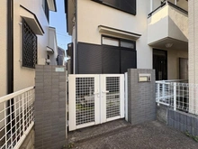 【埼玉県/所沢市宮本町】所沢市宮本町1丁目　中古戸建 アプローチ