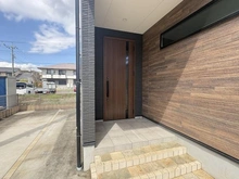 【埼玉県/所沢市東所沢】所沢市東所沢2丁目　中古戸建 玄関