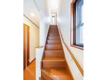 【埼玉県/所沢市大字下安松】所沢市大字下安松　戸建 階段