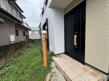【埼玉県/所沢市大字下安松】所沢市大字下安松　中古戸建 玄関