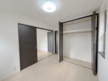 【東京都/八王子市片倉町】八王子片倉町 中古戸建 洋室：収納