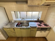 【東京都/東村山市多摩湖町】東村山市多摩湖町1丁目　戸建 キッチン：家具等は含まれません。