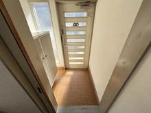 【東京都/東村山市多摩湖町】東村山市多摩湖町1丁目　戸建 玄関：家具等は含まれません。