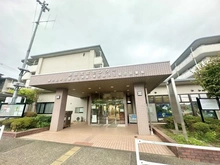 【東京都/東村山市多摩湖町】東村山市多摩湖町1丁目　戸建 東村山市立廻田図書館（現地より約450m）：