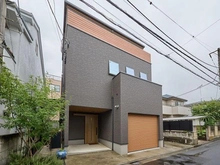 【東京都/府中市紅葉丘】府中市紅葉丘3丁目 中古一戸建て 外観：2世帯住宅、間仕切りにより賃貸併用住宅としても利用可能です