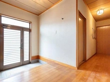 【埼玉県/さいたま市見沼区東大宮】さいたま市見沼区東大宮3丁目中古戸建 玄関