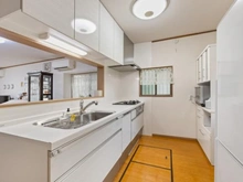 【京都府/京都市北区等持院北町】京都市北区等持院北町中古戸建 対面キッチンです。