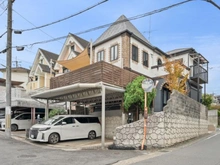 【京都府/京都市伏見区桃山町遠山】京都市伏見区桃山町遠山中古戸建 外観：車2台駐車可能です（車種制限あり）