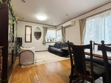 【東京都/杉並区宮前】杉並区宮前2丁目 中古一戸建て 【リビングダイニング】採光方向が南東・南西のため明るい印象のお部屋です。