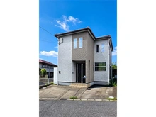 【千葉県/千葉市花見川区宮野木台】千葉市花見川区宮野木台3丁目 中古一戸建て 外観：閑静な住宅街の角地に位置する、シックな外観の戸建。