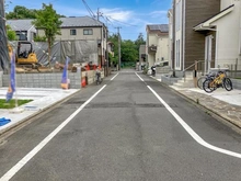 【東京都/小金井市東町】小金井市東町1丁目 新築一戸建て 前面道路：物件は左側