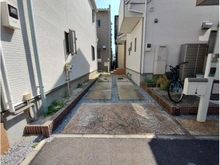 【埼玉県/川口市上青木西】川口市上青木西1丁目　戸建 アプローチ
