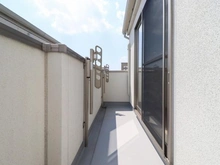 【埼玉県/さいたま市中央区下落合】さいたま市中央区下落合7丁目　リノベ済み中古戸建 バルコニー