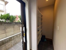 【埼玉県/さいたま市南区大谷場】大谷場2丁目　新築戸建て　2号棟 玄関