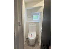 【埼玉県/さいたま市桜区西堀】グリーンガーデン中浦和5期 A 新築戸建 トイレ：1F