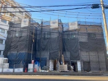 【埼玉県/さいたま市浦和区高砂】さいたま市浦和区高砂4丁目新築戸建　B号棟 建築中の外観：全3区画　右側部分