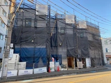 【埼玉県/さいたま市浦和区高砂】さいたま市浦和区高砂4丁目新築戸建　C号棟 建築中の外観：全3区画　右側部分