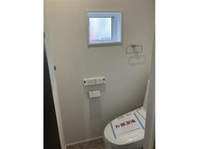 【埼玉県/さいたま市桜区西堀】グリーンガーデン中浦和5期 E 新築戸建 トイレ：1F