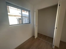 【埼玉県/さいたま市南区神明】さいたま市南区神明2丁目　新築戸建 収納：洋室（約6.0帖）の収納スペース