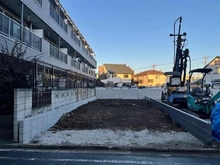 【埼玉県/蕨市中央】蕨市中央3丁目　新築戸建1号棟 現地（建築前）：全３区画　写真中央