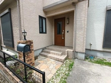 【埼玉県/さいたま市中央区鈴谷】さいたま市中央区鈴谷5丁目 中古戸建 アプローチ