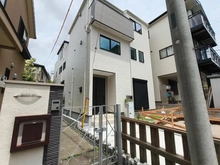 【埼玉県/さいたま市浦和区神明】さいたま浦和神明2丁目　2号棟 建築中の外観：全2棟・中央