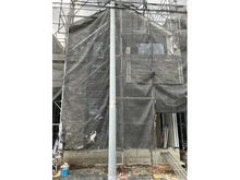 【埼玉県/さいたま市浦和区上木崎】さいたま市浦和区上木崎8丁目新築戸建　2号棟 建築中の外観：全３棟／中央
