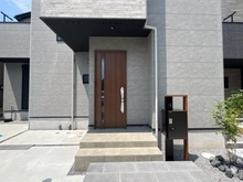 【埼玉県/さいたま市見沼区大字南中野】さいたま市見沼区大字南中野 新築戸建 E号棟 アプローチ：全7棟