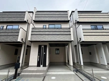 【埼玉県/さいたま市中央区鈴谷】さいたま市中央区鈴谷7丁目新築戸建　B号棟 外観：全5号棟・中央