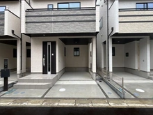 【埼玉県/さいたま市中央区鈴谷】さいたま市中央区鈴谷7丁目新築戸建　B号棟 駐車場