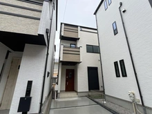 【埼玉県/さいたま市中央区鈴谷】さいたま市中央区鈴谷7丁目新築戸建　D号棟 外観：全5号棟・中央