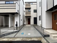 【埼玉県/さいたま市中央区鈴谷】さいたま市中央区鈴谷7丁目新築戸建　D号棟 駐車場
