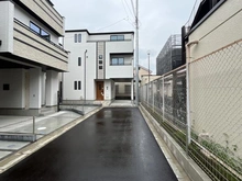 【埼玉県/さいたま市中央区鈴谷】さいたま市中央区鈴谷7丁目新築戸建　D号棟 前面道路