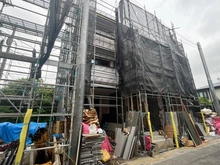 【埼玉県/さいたま市南区四谷】さいたま市南区四谷3丁目 2号棟 建築中の外観：全3号棟/中央