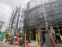 【埼玉県/さいたま市南区四谷】さいたま市南区四谷3丁目 2号棟 建築中の外観：全3号棟/中央