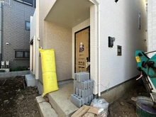【埼玉県/川口市芝高木】川口市芝高木1丁目5759番新築戸建てA号棟 玄関