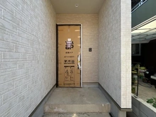 【埼玉県/川口市芝高木】川口市芝高木1丁目5759番新築戸建てB号棟 玄関