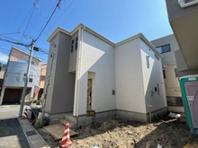 【埼玉県/川口市芝高木】川口市芝高木1丁目5759番新築戸建てE号棟 建築中の外観：全5棟