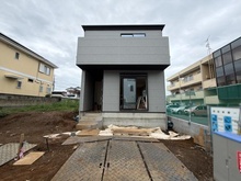 【埼玉県/さいたま市大宮区堀の内町】さいたま市大宮区堀の内町1丁目新築戸建　4号棟 建築中の外観：全2棟