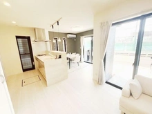 【千葉県/流山市青田】流山市青田／新築戸建 リビング・ダイニング：※家具・調度品は販売価格に含まれておりません