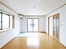 【千葉県/船橋市滝台】千葉県船橋市滝台一丁目　中古戸建 リビング・ダイニング