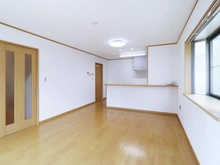 【千葉県/船橋市滝台】千葉県船橋市滝台一丁目　中古戸建 リビング・ダイニング