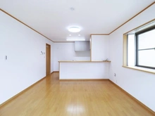 【千葉県/船橋市滝台】千葉県船橋市滝台一丁目　中古戸建 リビング・ダイニング
