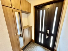 【千葉県/船橋市薬円台】船橋市薬円台3丁目　中古戸建 玄関